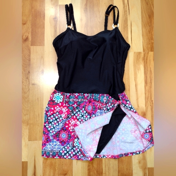 Krista Swimsuit 12 - Picture 1 of 8